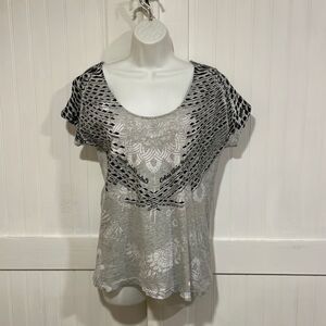 CALVIN KLEIN jeans, gray and black scoop neck T with bling size M. Sizes an L.